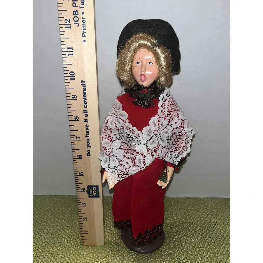 Christmas Village Caroler  Byers like‎ Woman red Velvet Dress And Lace Shaw
